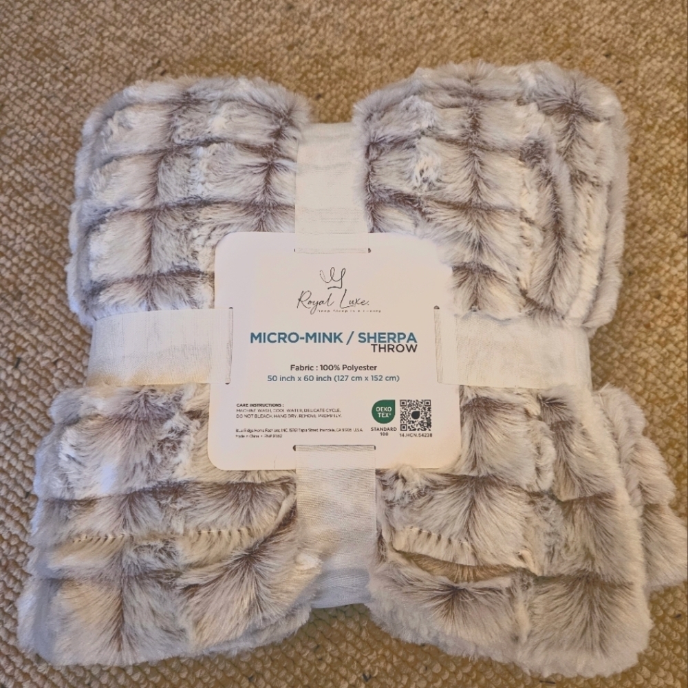 Royal Luxe Reversible Micromink Faux Sherpa Tie Dye Throw NWT